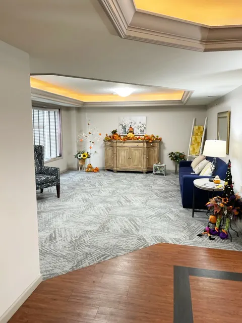 Amenities: Community Banner